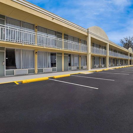 Econo Lodge Йемасси Экстерьер фото