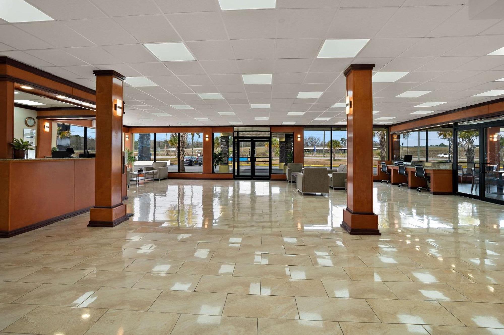 Econo Lodge Йемасси Экстерьер фото