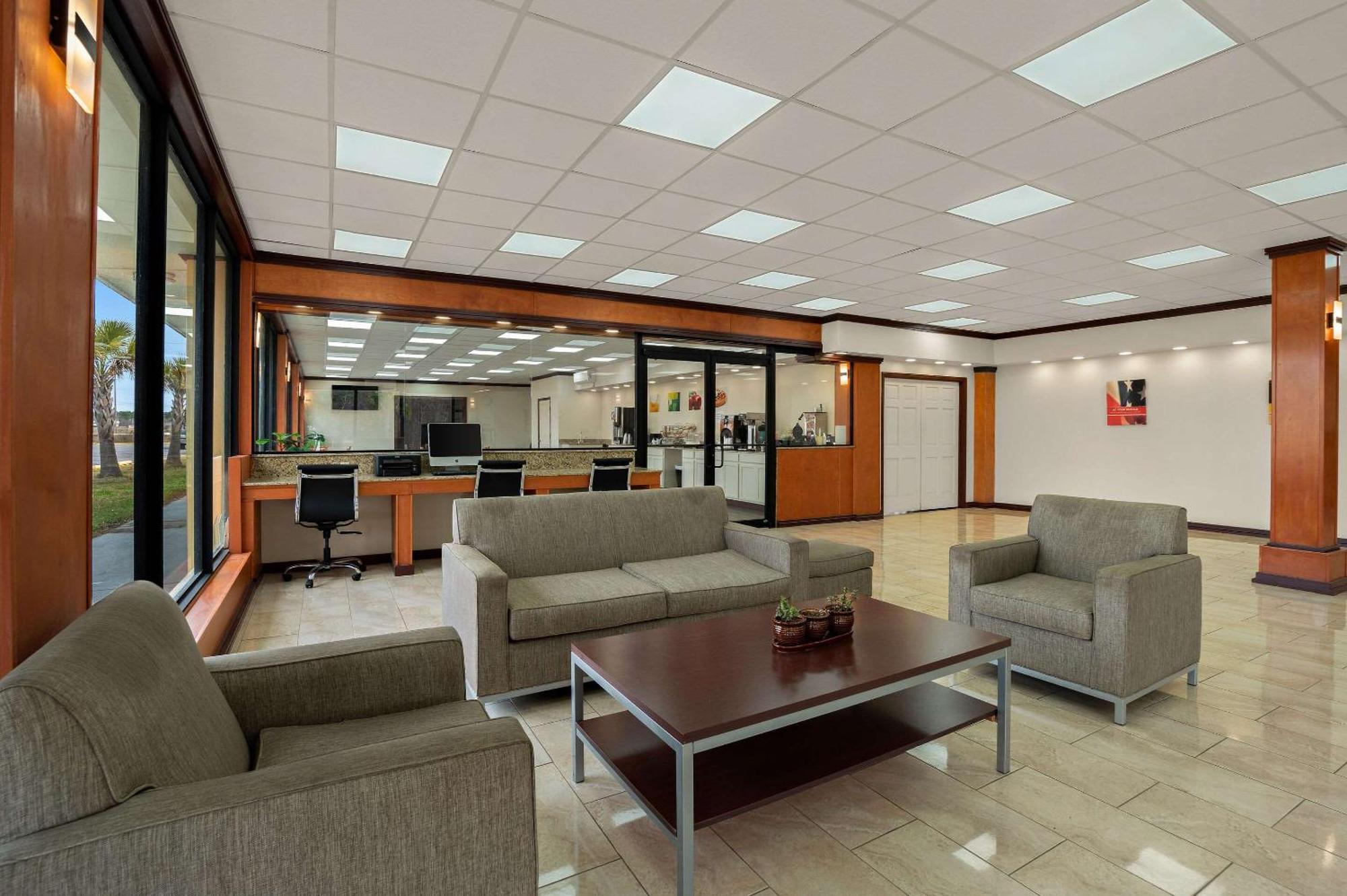 Econo Lodge Йемасси Экстерьер фото